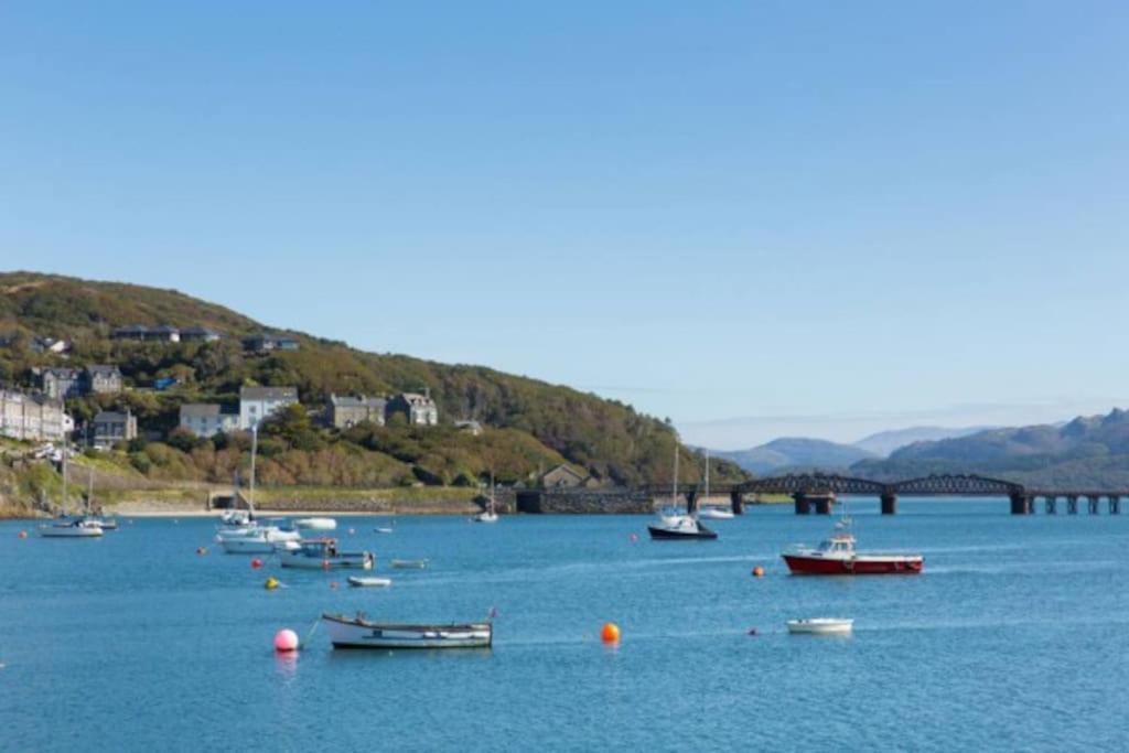 Harbourside 2 Bed Apartment, Barmouth Bridge Views Екстериор снимка