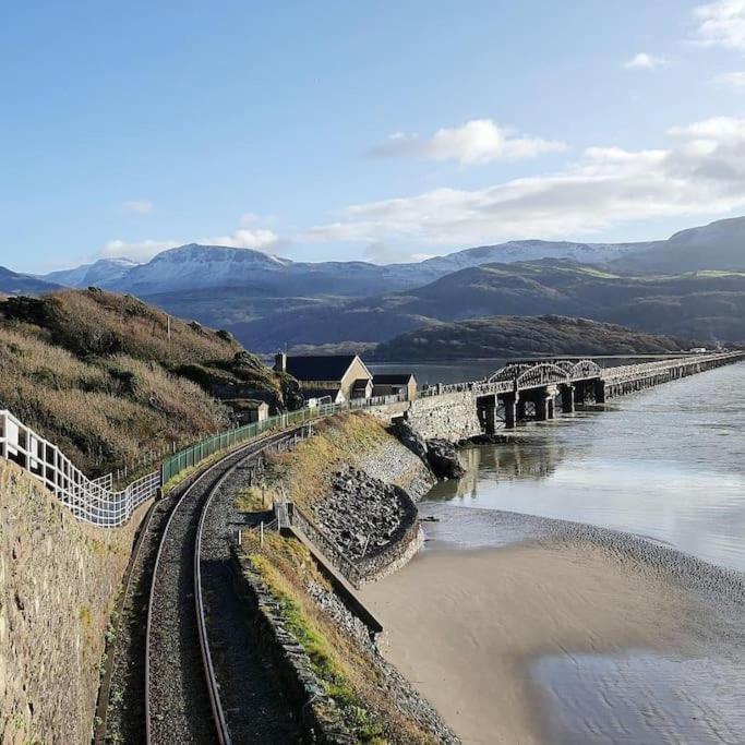 Harbourside 2 Bed Apartment, Barmouth Bridge Views Екстериор снимка