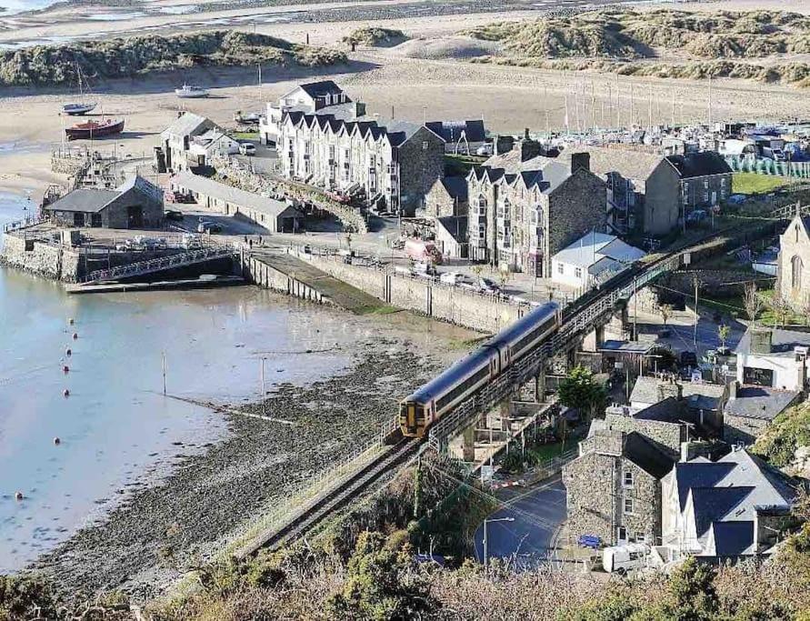 Harbourside 2 Bed Apartment, Barmouth Bridge Views Екстериор снимка