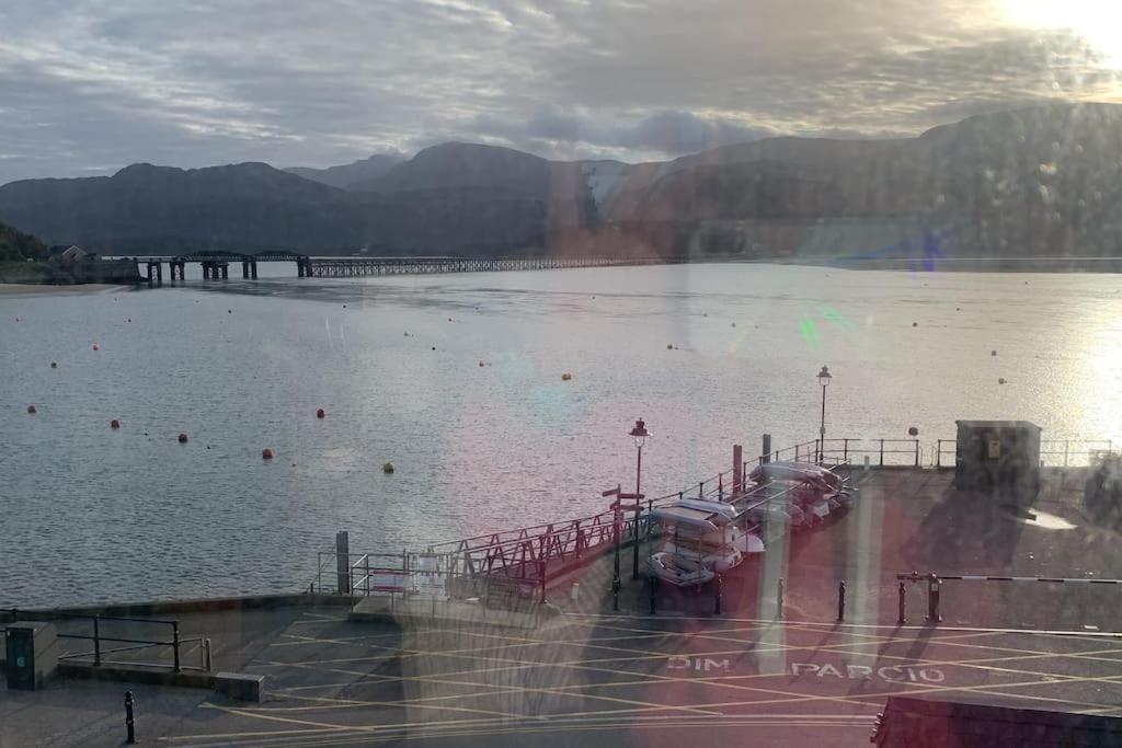 Harbourside 2 Bed Apartment, Barmouth Bridge Views Екстериор снимка